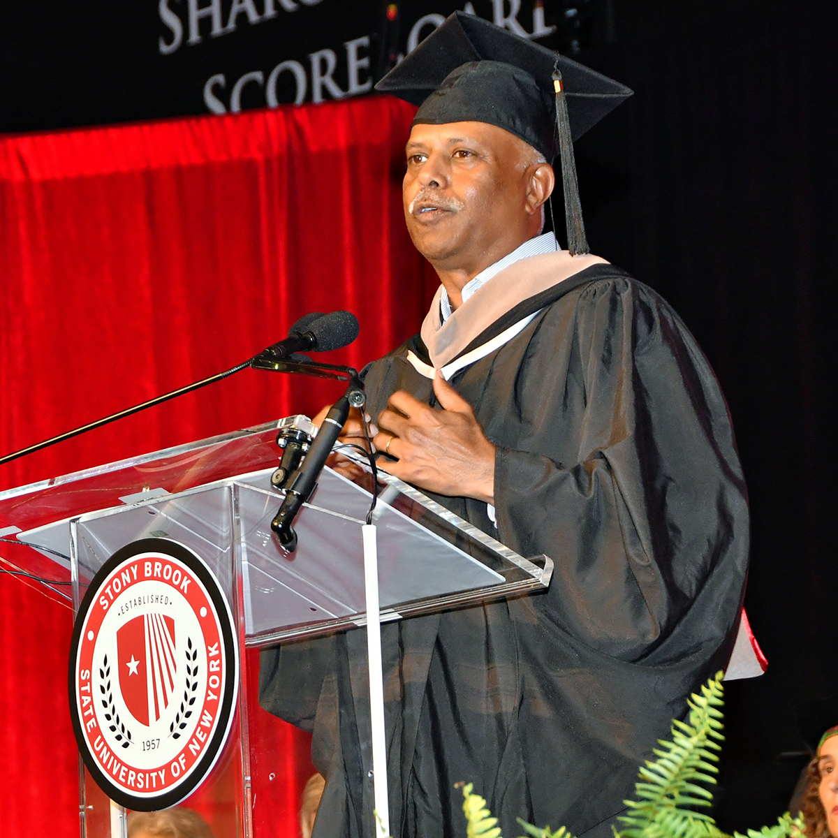 velchamy sankarlingam speaking at convocation